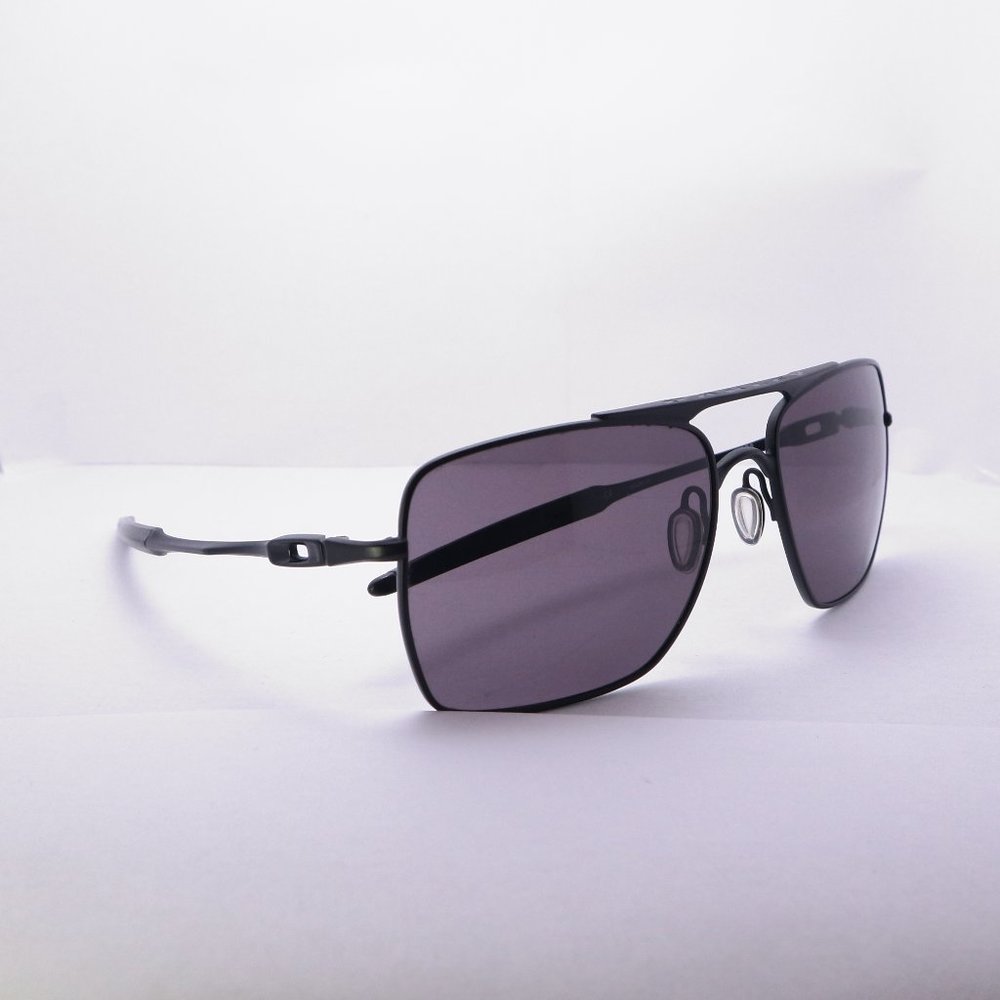 Oakley Deviation Matte Black Grey Lenses